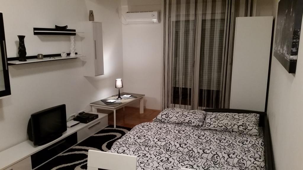 Apartments Athos Podgorica Szoba fotó